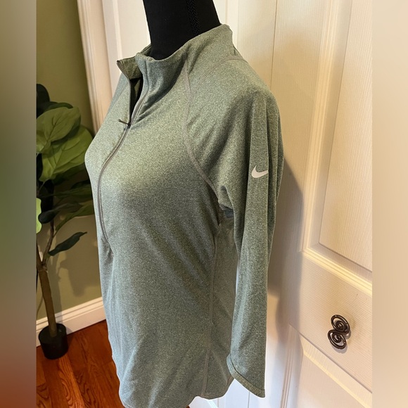 Nike Women's Heathered Green Quarter-Zip - Picture 1 of 4